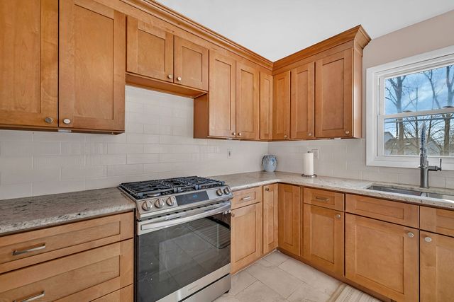 24333 S Valley Drive, Channahon, IL 60410