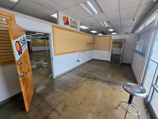 5277 N Elston Avenue, Chicago, IL 60630