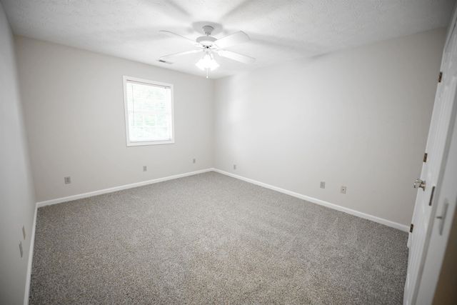 6322 Aracoma Rd, Huntington, WV 25705