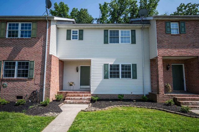 6322 Aracoma Rd, Huntington, WV 25705