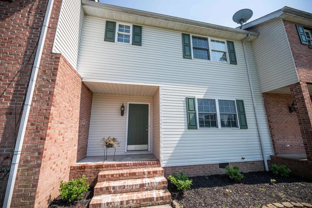 6322 Aracoma Rd, Huntington, WV 25705