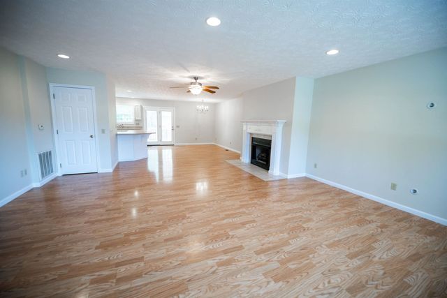 6322 Aracoma Rd, Huntington, WV 25705