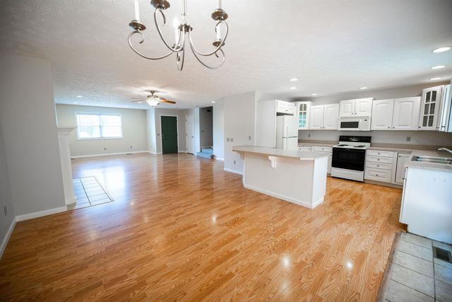 6322 Aracoma Rd, Huntington, WV 25705