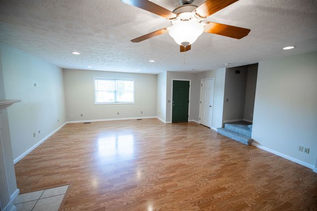 6322 Aracoma Rd, Huntington, WV 25705