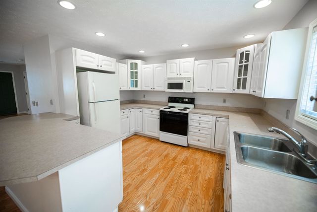 6322 Aracoma Rd, Huntington, WV 25705