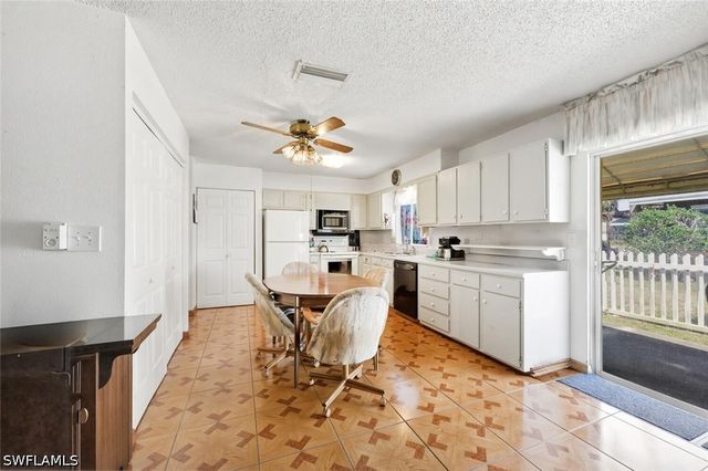 819 98th AVE N, Naples, FL 34108