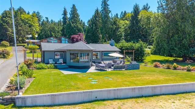 213 Cornet Bay Road, Oak Harbor, WA 98277