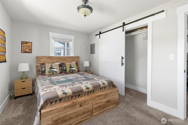 213 Cornet Bay Road, Oak Harbor, WA 98277