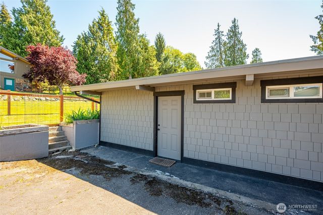 213 Cornet Bay Road, Oak Harbor, WA 98277