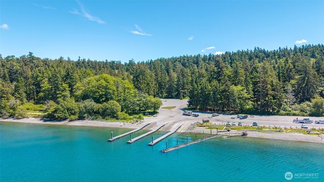 213 Cornet Bay Road, Oak Harbor, WA 98277