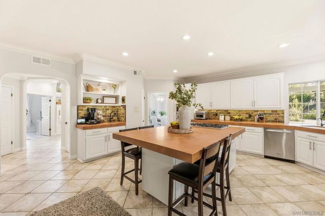 2110 Campo Place, Escondido, CA 92027