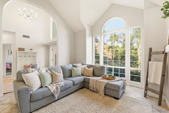 2110 Campo Place, Escondido, CA 92027