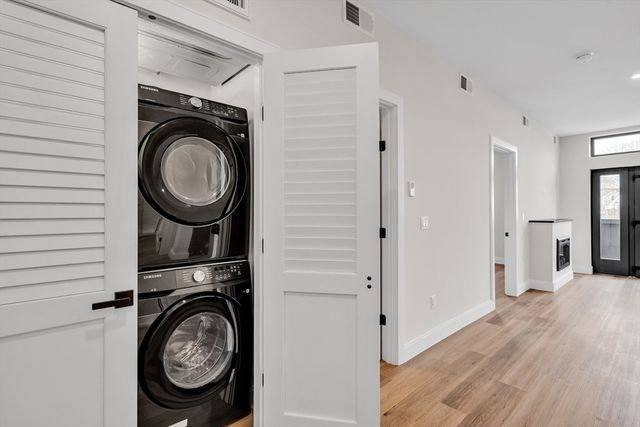 63 Belgrade Ave 403, Boston, MA 02131