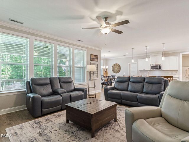 196 W Amber Oak Drive, Selma, NC 27576