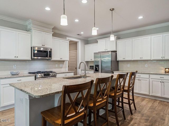 196 W Amber Oak Drive, Selma, NC 27576