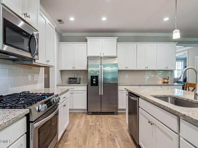196 W Amber Oak Drive, Selma, NC 27576