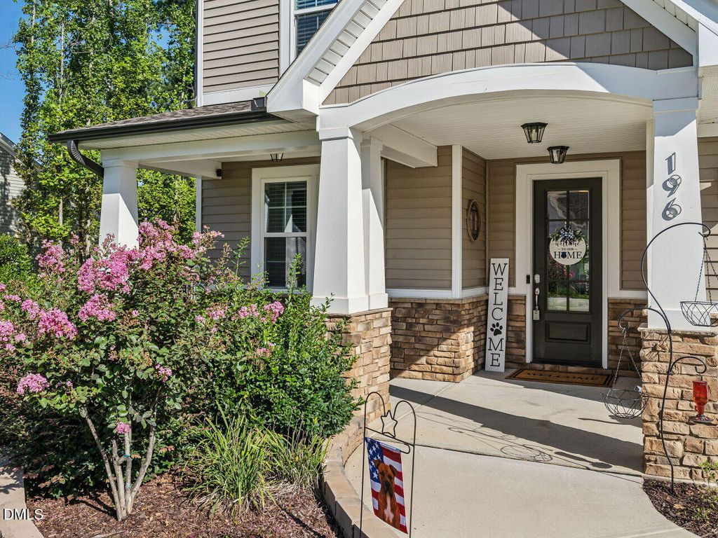 196 W Amber Oak Drive, Selma, NC 27576
