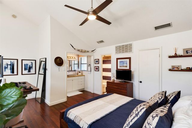 1411 Norwalk LN 210, Austin, TX 78703