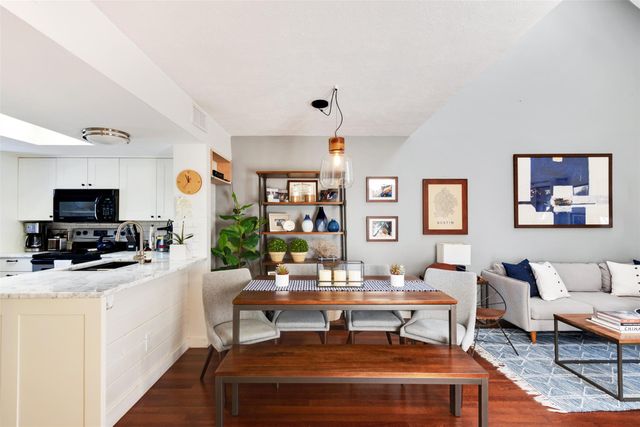 1411 Norwalk LN 210, Austin, TX 78703