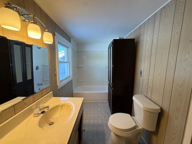 421 Lewis Street, Belding, MI 48809