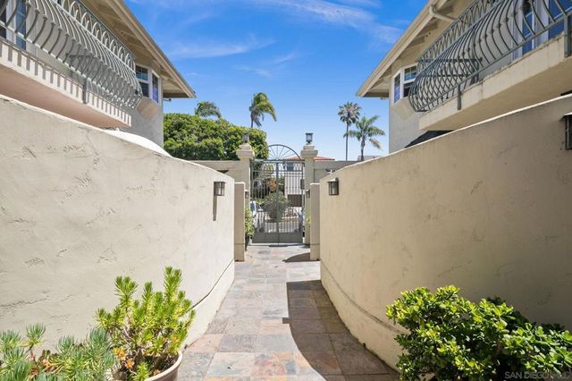 4090 Falcon St. 2A, San Diego, CA 92103