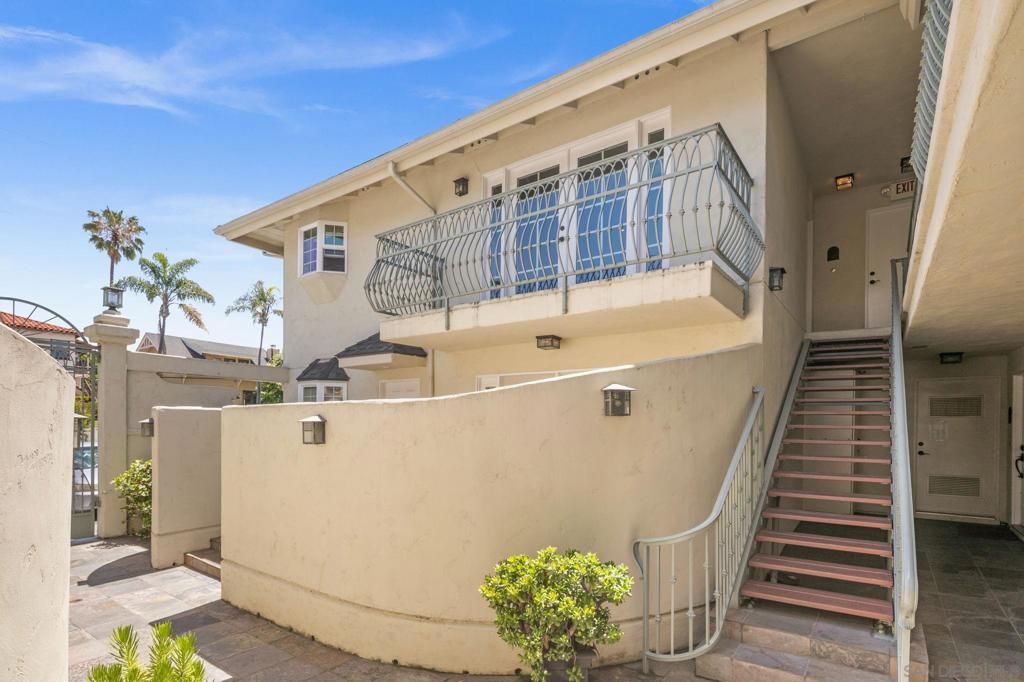 4090 Falcon St. 2A, San Diego, CA 92103