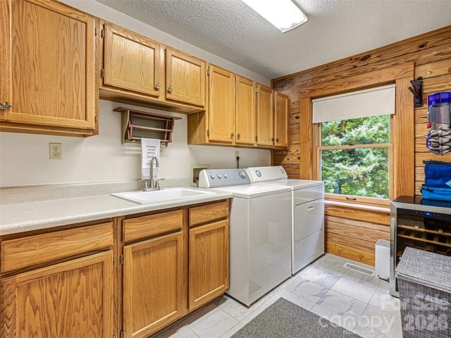 280 Laurel Creek, Cedar Mountain, NC 28718