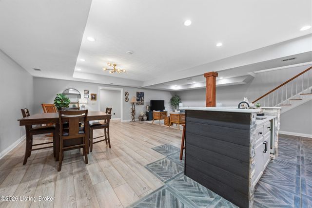 557 Saint Andrews Dr, Vine Grove, KY 40175