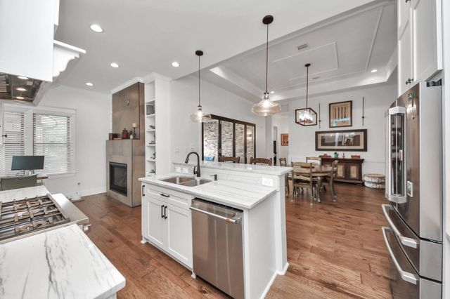 511 Kyle Street, Sugar Land, TX 77478