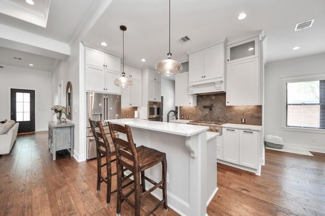 511 Kyle Street, Sugar Land, TX 77478