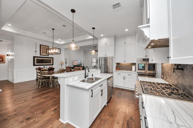 511 Kyle Street, Sugar Land, TX 77478