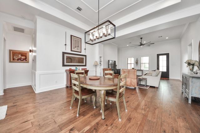 511 Kyle Street, Sugar Land, TX 77478