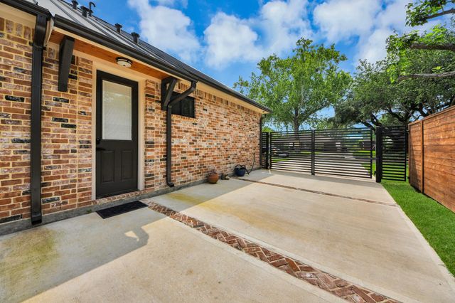 511 Kyle Street, Sugar Land, TX 77478