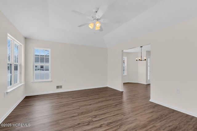 18 Rumford Court, Jackson, NJ 08527