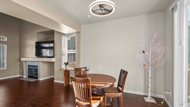 2473 Meda Ave, Santa Rosa, CA 95404