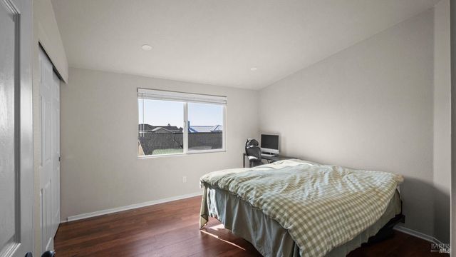 2473 Meda Ave, Santa Rosa, CA 95404