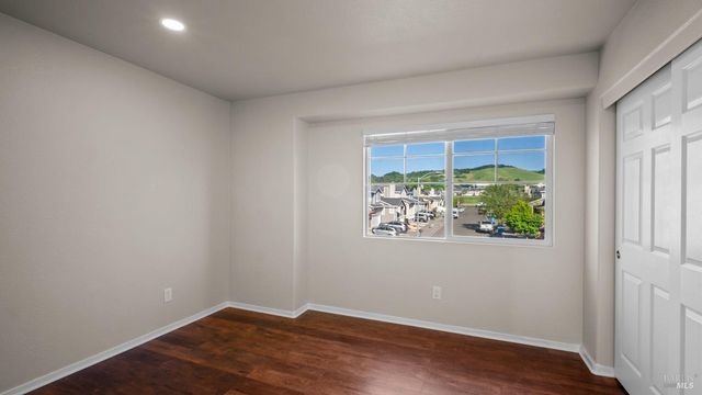 2473 Meda Ave, Santa Rosa, CA 95404