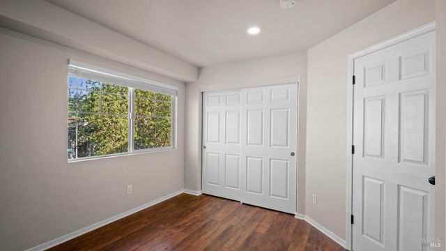 2473 Meda Ave, Santa Rosa, CA 95404