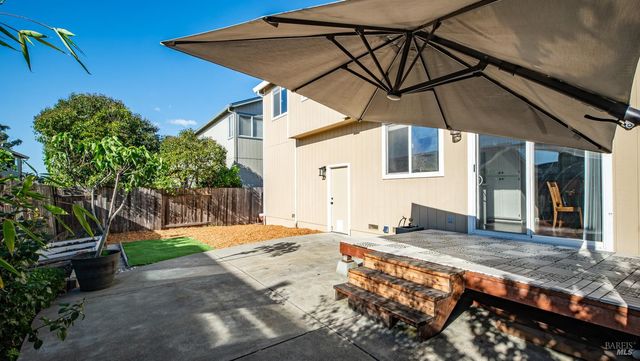 2473 Meda Ave, Santa Rosa, CA 95404