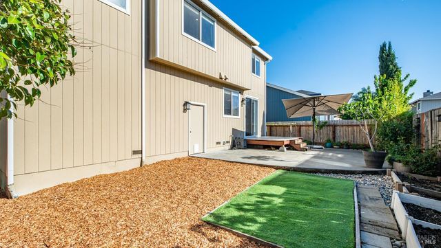 2473 Meda Ave, Santa Rosa, CA 95404