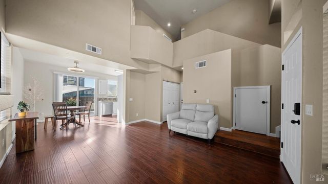 2473 Meda Ave, Santa Rosa, CA 95404