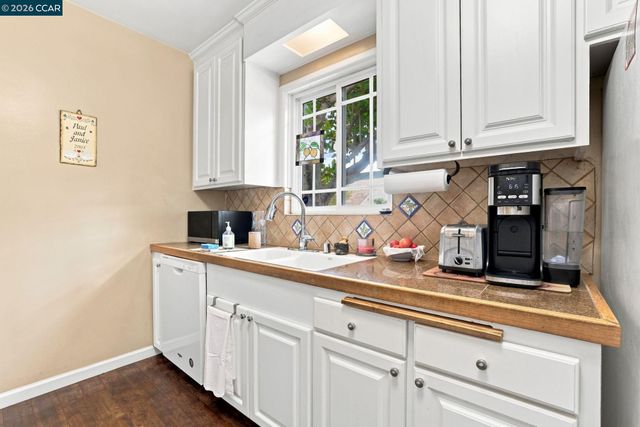 601 Alhambra St, Crockett, CA 94525