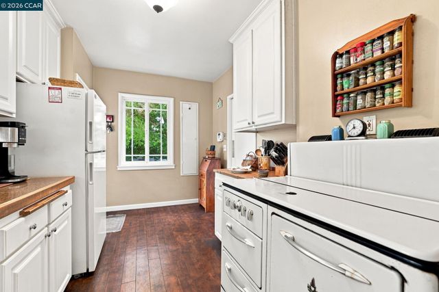 601 Alhambra St, Crockett, CA 94525
