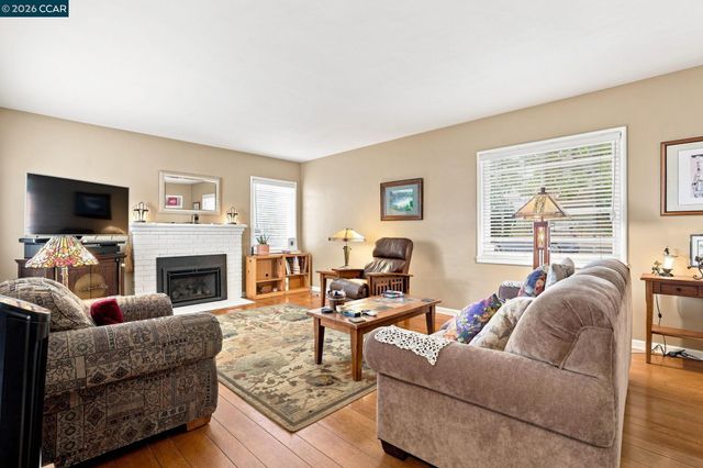 601 Alhambra St, Crockett, CA 94525