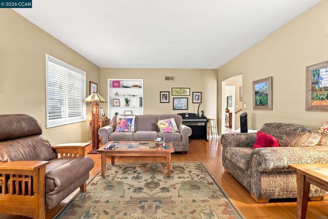 601 Alhambra St, Crockett, CA 94525