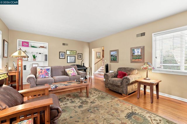 601 Alhambra St, Crockett, CA 94525