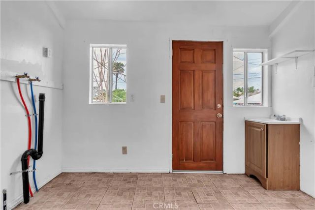 657 E 53rd, Los Angeles, CA 90011