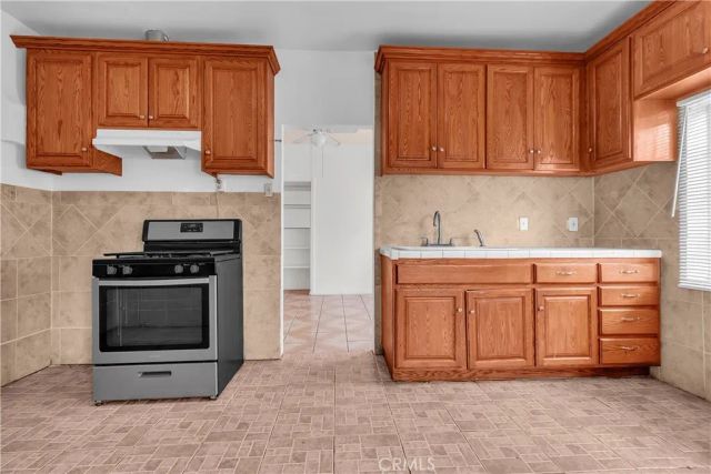 657 E 53rd, Los Angeles, CA 90011