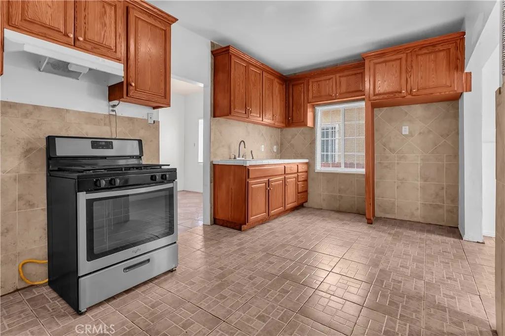 657 E 53rd, Los Angeles, CA 90011