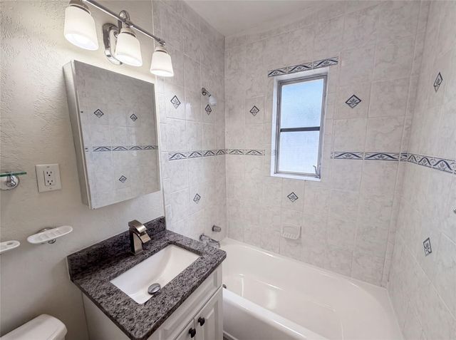 6129 5TH AVENUE N, St Petersburg, FL 33710